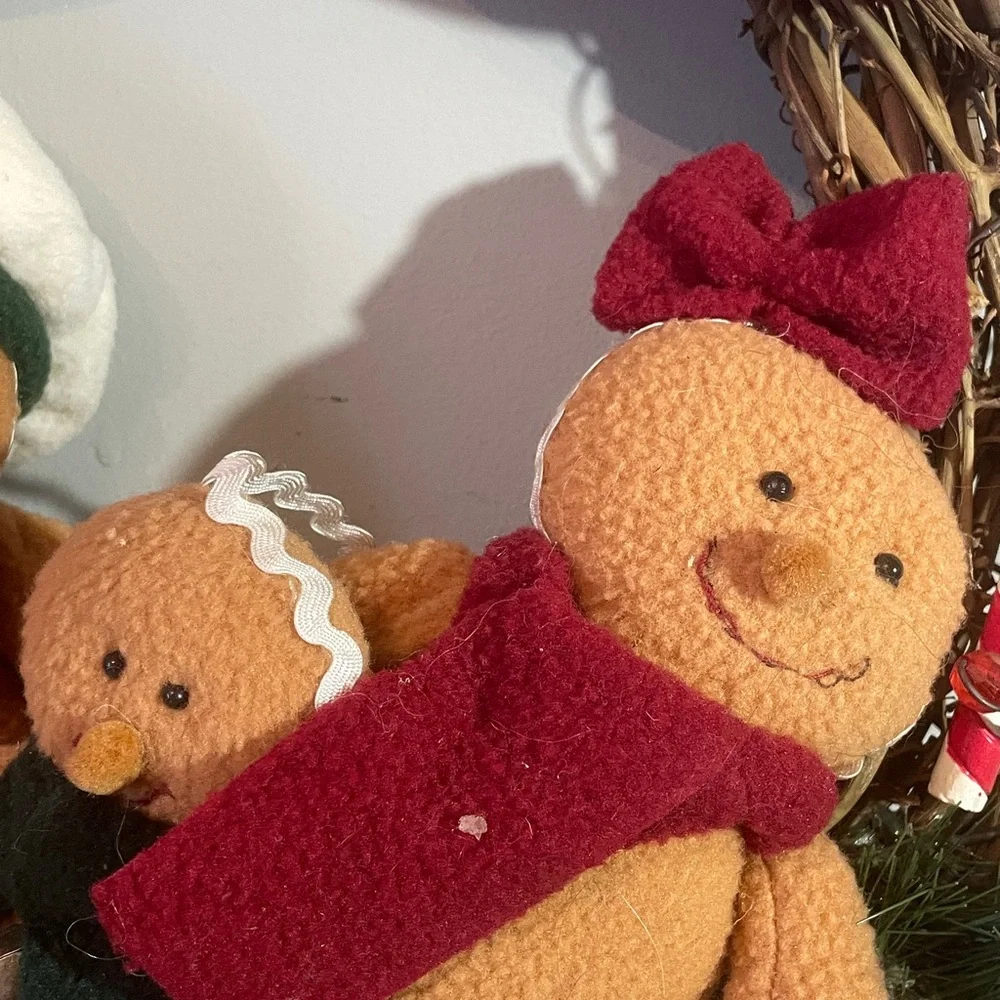 Festive Gingerbread Welcome Wreath